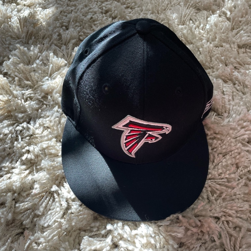 Kids Falcons hat size 7